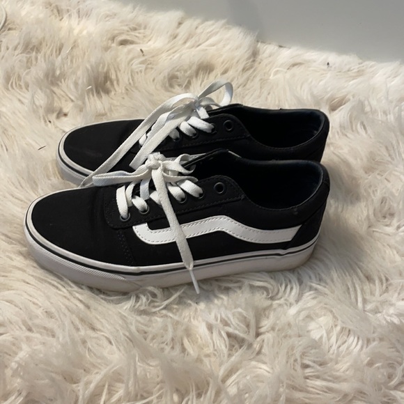 Vans - Picture 2 of 6